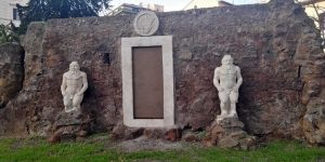 Apertura straordinaria della "Porta Magica" di piazza Vittorio Emanuele II