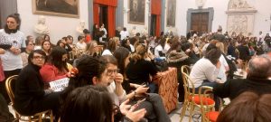 Insegnanti in presidio alla sala della Promoteca contro il blocco assunzioni: "Vogliamo parlare con Gualtieri"