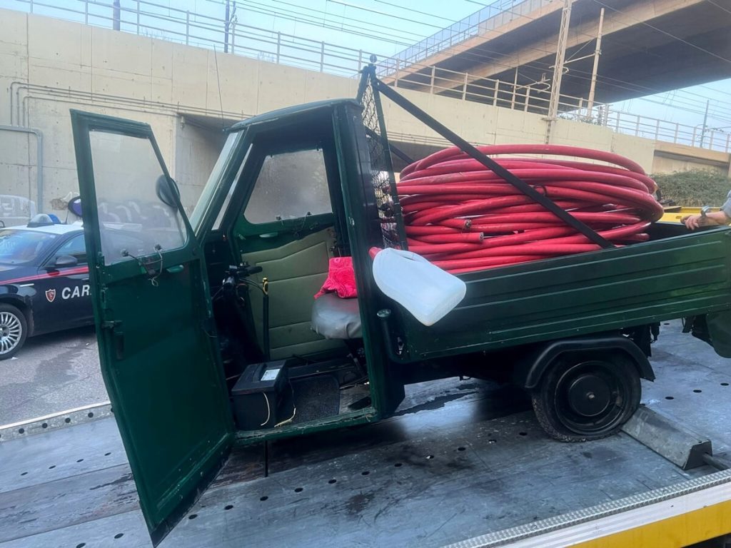 L'Apecar con 500 metri di cavi in rame rubati