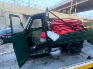 L'Apecar con 500 metri di cavi in rame rubati