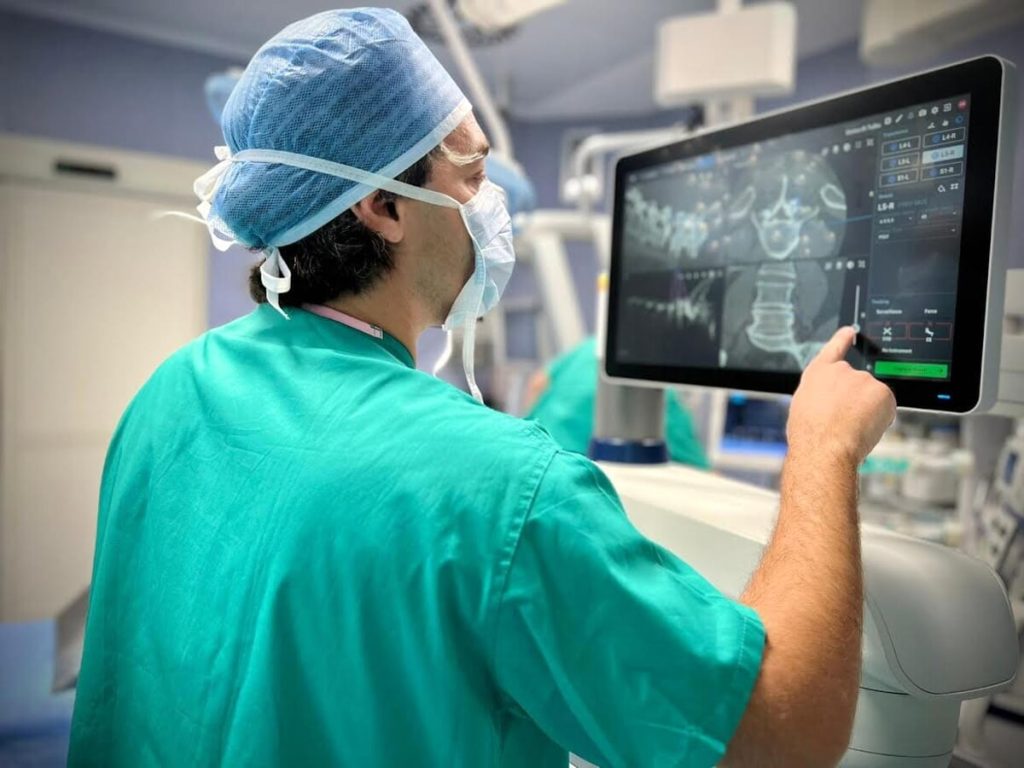 A Villa Stuart un robot guiderà i medici negli interventi di chirurgia spinale
