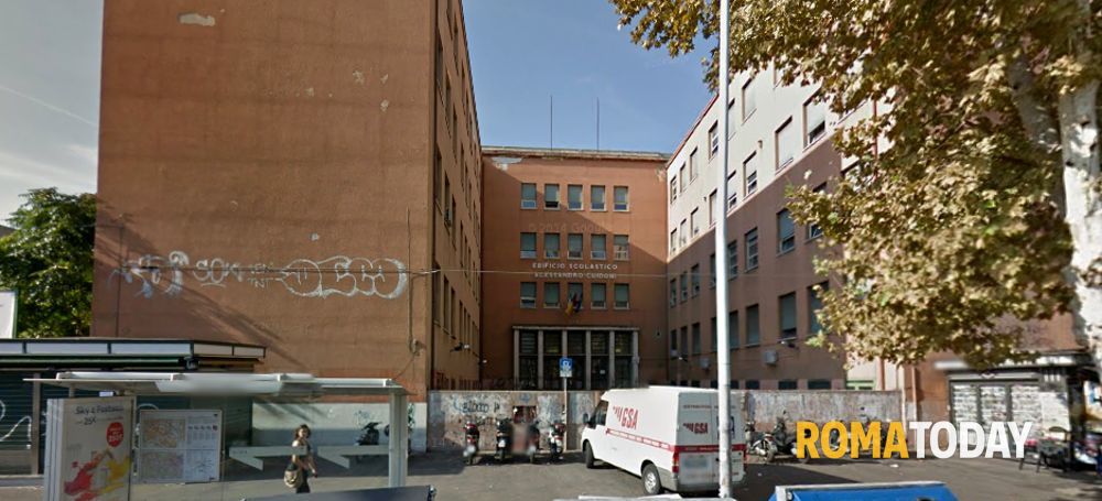 Gli studenti del liceo Russell in collegamento radio con l'astronauta Moghbeli