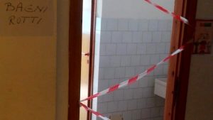 "Le scuole di Roma cadono a pezzi". L'impietoso report della Uil