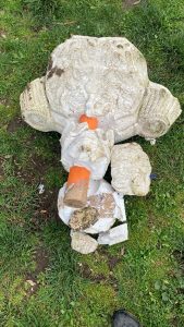 Nuovamente distrutta la statua di Simon Bolivar. E il municipio lavora alla sicurezza del parco