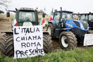 Trattori, verso la manifestazione a Roma: agricoltori pronti a invadere la Capitale