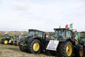 Trattori a Roma: gli agricoltori puntano al Circo Massimo, ma manca una linea comune