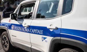 Una pizzeria a Roma è stata distrutta da un incendio