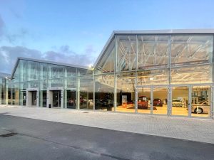 In Via della Magliana un nuovo showroom con nove marchi auto e una grande officina autorizzata
