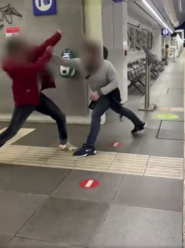 Coppia gay picchiata per un bacio, condannato l'aggressore. Dovrà pagare una multa
