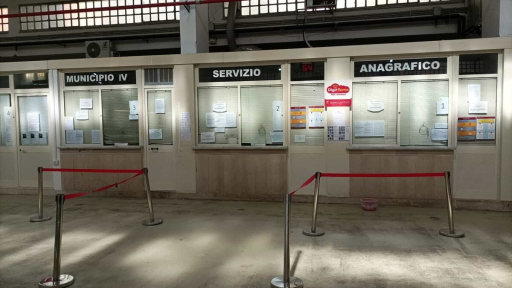 Mercato di San Romano, i locali dell'ex anagrafe andranno a bando ma il mercato è semivuoto