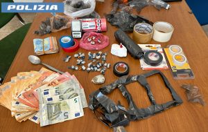 Blitz anti spaccio a Roma, 7 arresti. Sequestrati due fucili soft air