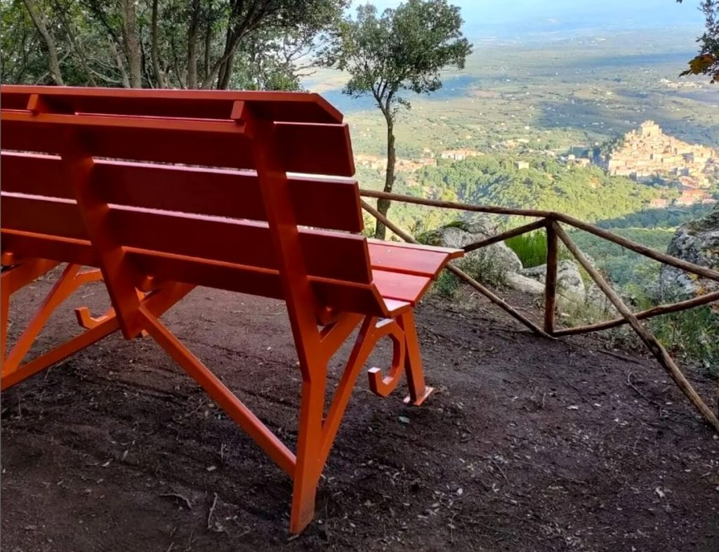 Panchine giganti, dove si trovano nel Lazio: la mappa completa