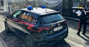 Rubano cibo dagli scaffali del supermercato, tre donne finiscono nei guai