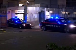 Armati di coltello minacciano una farmacista e si fanno consegnare 600 euro di incasso