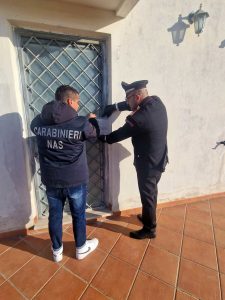 La casa di riposo per anziani abusiva alle porte di Roma, sei ospiti lasciati completamente soli