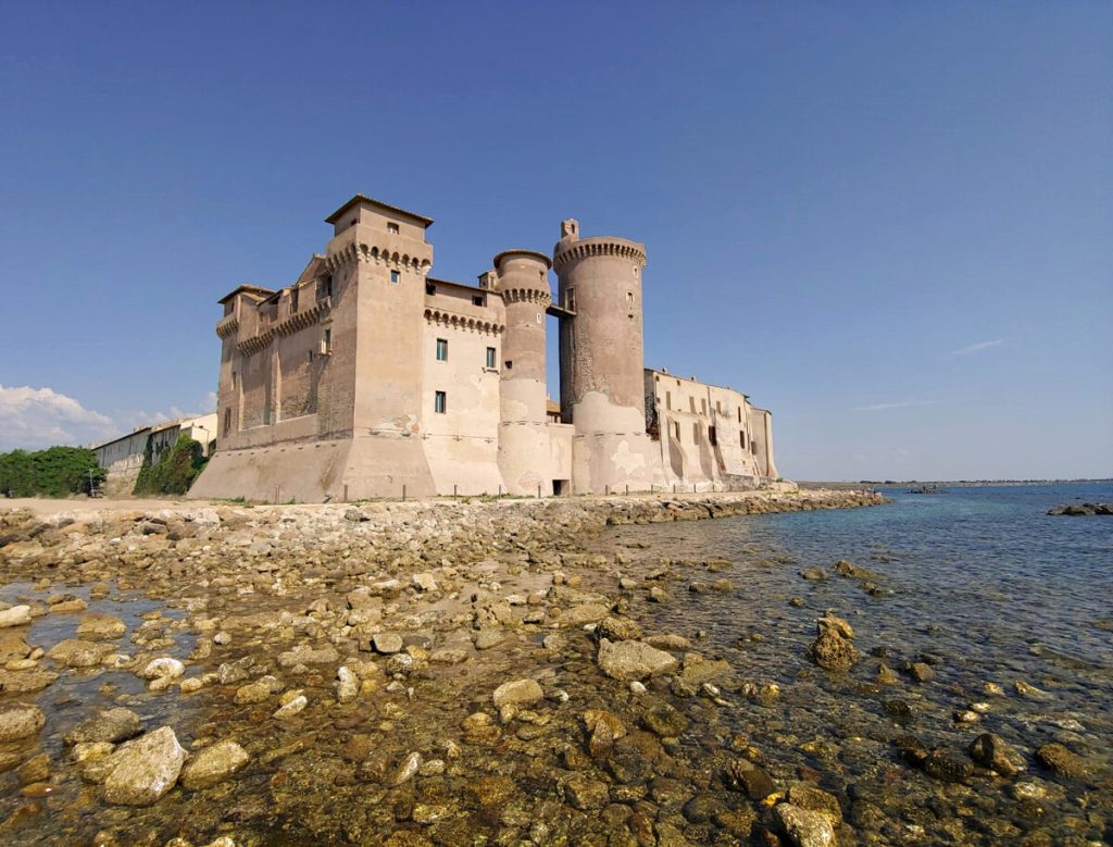 Castello di Santa Severa, Pd contro la Regione: "Comune escluso dalla programmazione degli eventi"