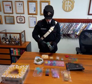 San Lorenzo: in auto con le sigarette elettroniche dello sballo