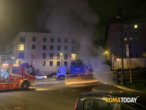 Scoppia incendio nella galleria dei servizi e la rete va in blackout, fumo tra due ospedali