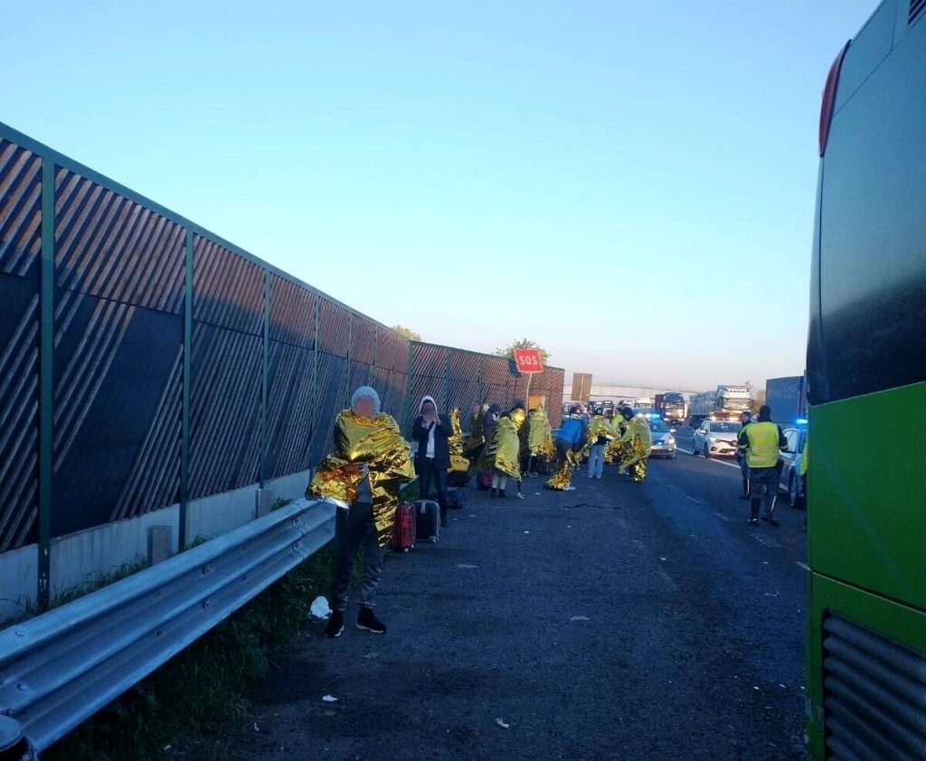 Lo schianto, il buio e la grande paura: il racconto dell'incidente mortale del Flixbus mai arrivato a Roma