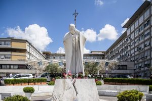Le mani della Chiesa sulla sanità. La mappa dei “privati accreditati” gestiti dal Vaticano