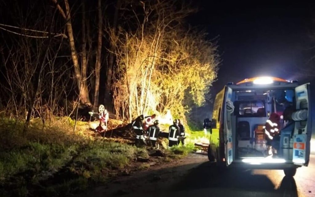 Schianto su auto rubata sulla Casilina, c'è una terza vittima. Il corpo trovato nella vegetazione 36 ore dopo