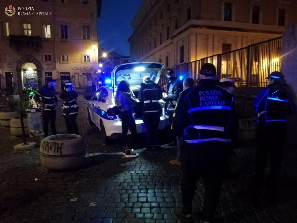 Controlli a tappeto nei quartieri della movida: oltre 500 illeciti contestati