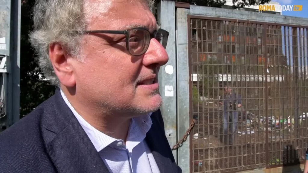 VIDEO | Il sindaco Gualtieri diserta una cerimonia nel quartiere: esplode la rabbia di Bastogi