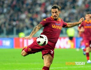 Osvaldo choc, sfogo sui social dell'ex calciatore dell'As Roma: "Sono depresso e alcolizzato. Aiuto"
