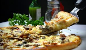 Quali sono i cibi iperpalatabili e perché fanno mangiare di più