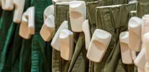 L'outlet degli abiti griffati rubati