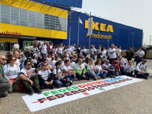 La battaglia dei numeri sullo sciopero in supermercati e store. A Roma picchi di adesione del 90%