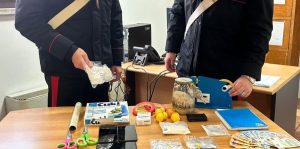 Niente "neve" a Pasqua, sequestrati 10000 euro di cocaina: presi fratelli pusher
