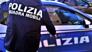 La banda della schiuma da barba che rapina i turisti a bordo dei pullman