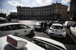 I tassisti contestano il Dataroom di Milena Gabanelli: “Il servizio taxi non è carente"