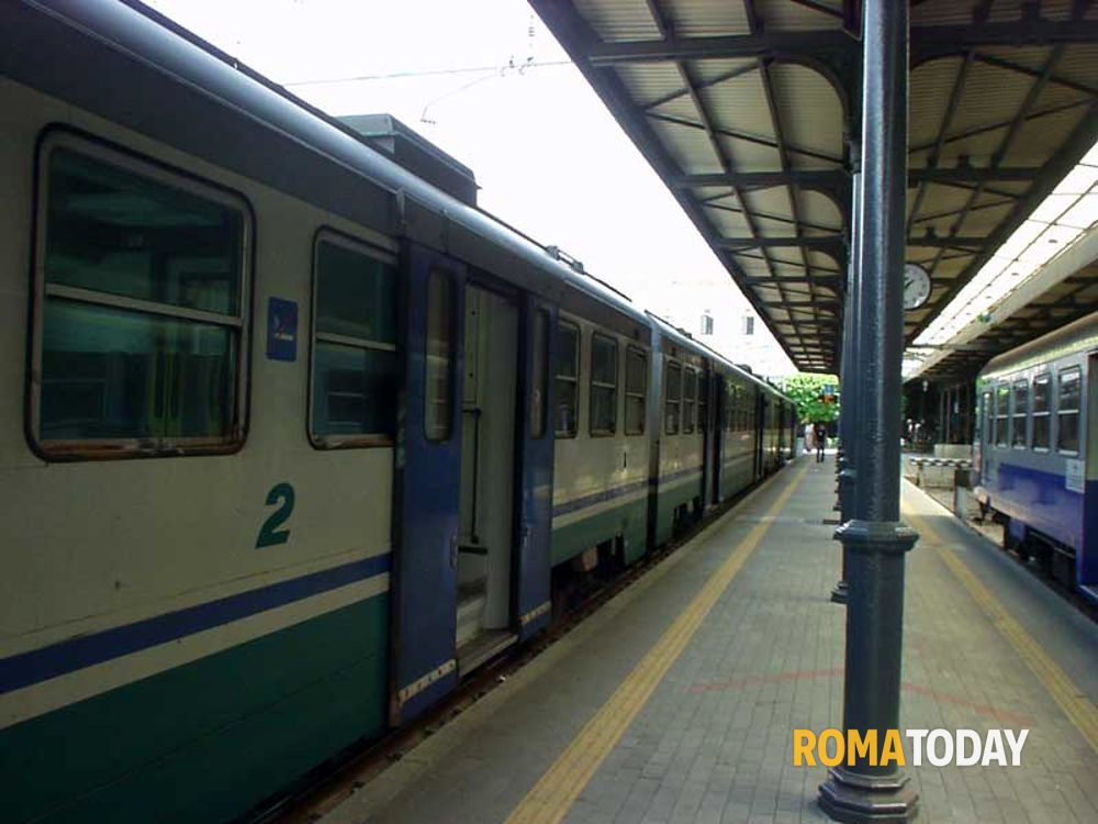 Lavori sulla linea ferroviaria Roma - Firenze: nel week end treni in ritardo, deviati e cancellati