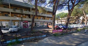 Spari a Roma: due ragazzi di 25 anni gambizzati fuori da un bar