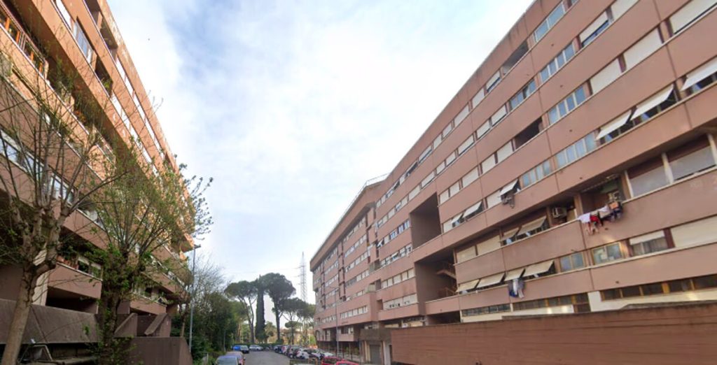Lite alle case popolari di Serpentara: accoltella l'amico al gluteo e scappa
