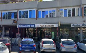Auto ariete contro il bar tabacchi: banda in fuga con sigarette e gratta e vinci