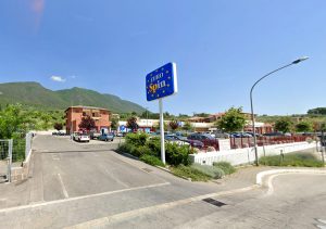 La banda del piede di porco: svaligiati due bar, poi la spaccata all'Eurospin