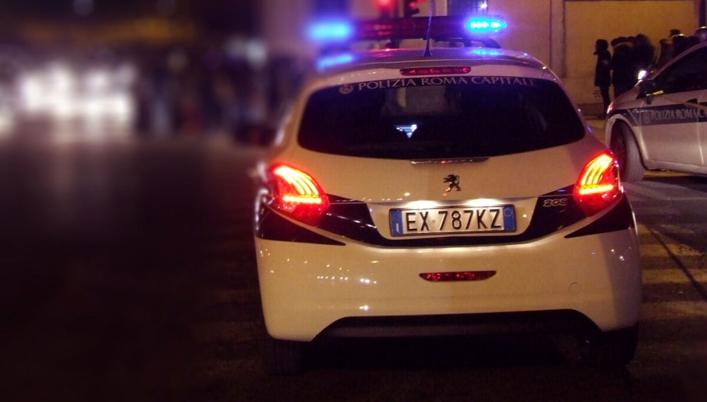 Incidente su via Nomentana, scontro tra due auto: due feriti