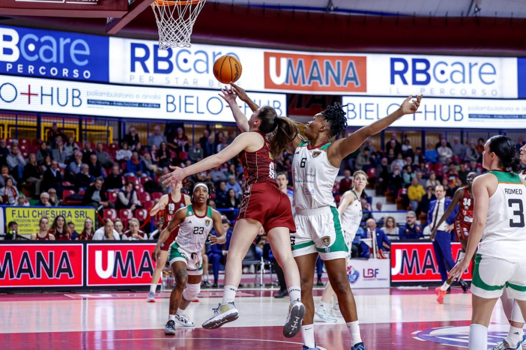 Playoff, Roma cade a Venezia: martedì al Palazzetto dello Sport la sfida decisiva
