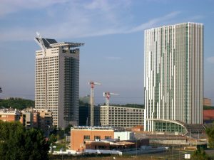 Cosa sta succedendo all'Eurosky, il grattacielo dei vip che ha due milioni di debiti