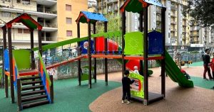Scivoli e altalene nuove: il municipio VII pronto al restyling di 8 aree ludiche