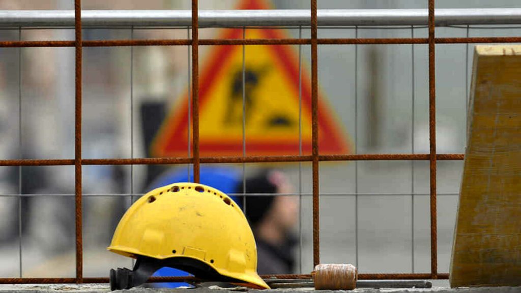 Salario minimo di 9 euro l'ora per chi lavora nei cantieri della Regione Lazio