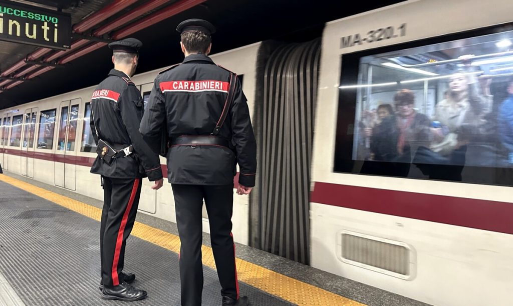 Furti e borseggi, i carabinieri hanno arrestato 13 persone