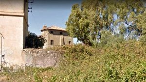 Non solo garage e seminterrati. La destra punta a trasformare anche magazzini e stalle