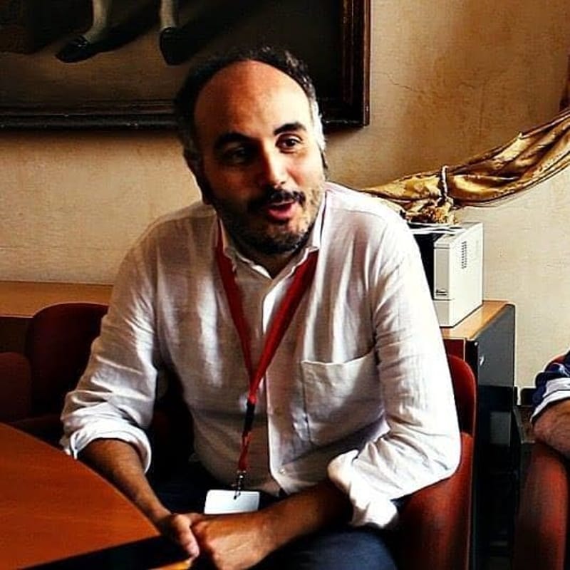 "Neonazisti vanno picchiati", verifiche dell'Ufficio scolastico regionale sulle parole di Raimo