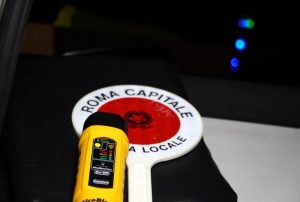 Stretta sulla movida, a Roma ritirate 13 patenti per guida in stato di ebbrezza