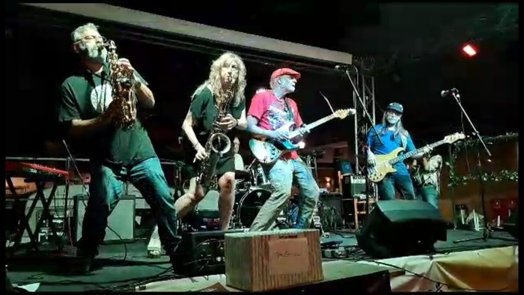 Fleurs du mal in concerto al Charity Cafe