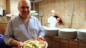 La vera rivoluzione della pizza a Roma l’ha fatta la pizzeria Gatta Mangiona. Che compie 25 anni